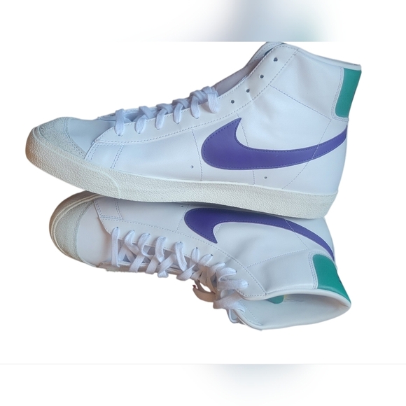 Nike Men\'s Purple Swoosh High-Top Athletic Shoes - White